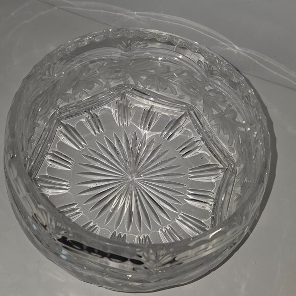 Crystal Clear Industries 24% Lead Crystal Bowl -Poland 7" diameter by 3" tall - Picture 8 of 10